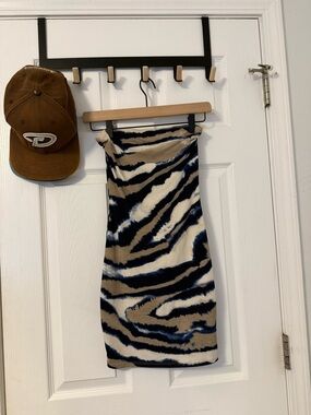 Windsor Strapless Tie-Dye Mini Dress in Navy, Tan & White